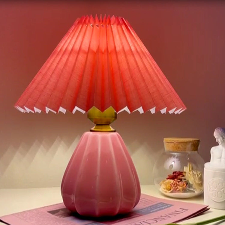 Round Cone Pleated Fabric Table Lamp