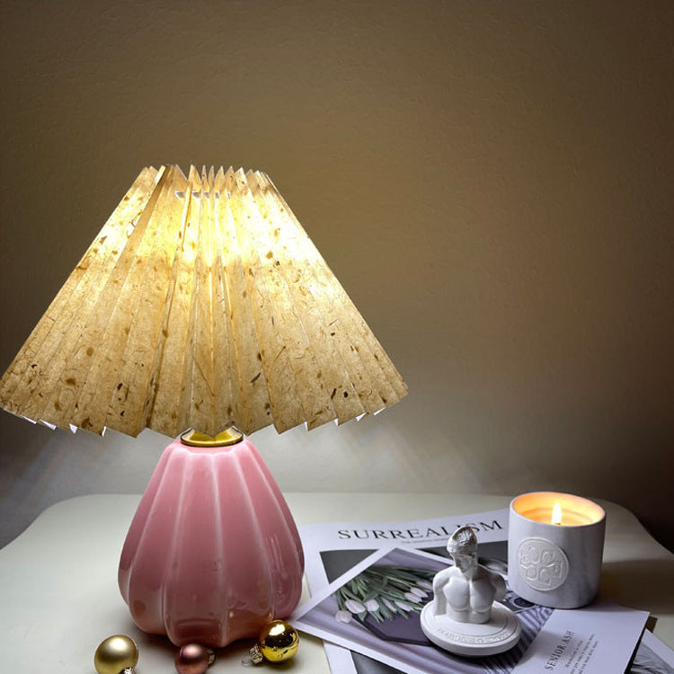 Round Cone Pleated Fabric Table Lamp