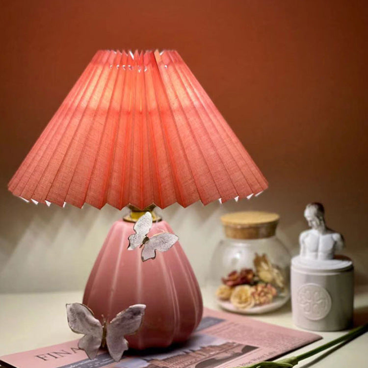 Round Cone Pleated Fabric Table Lamp