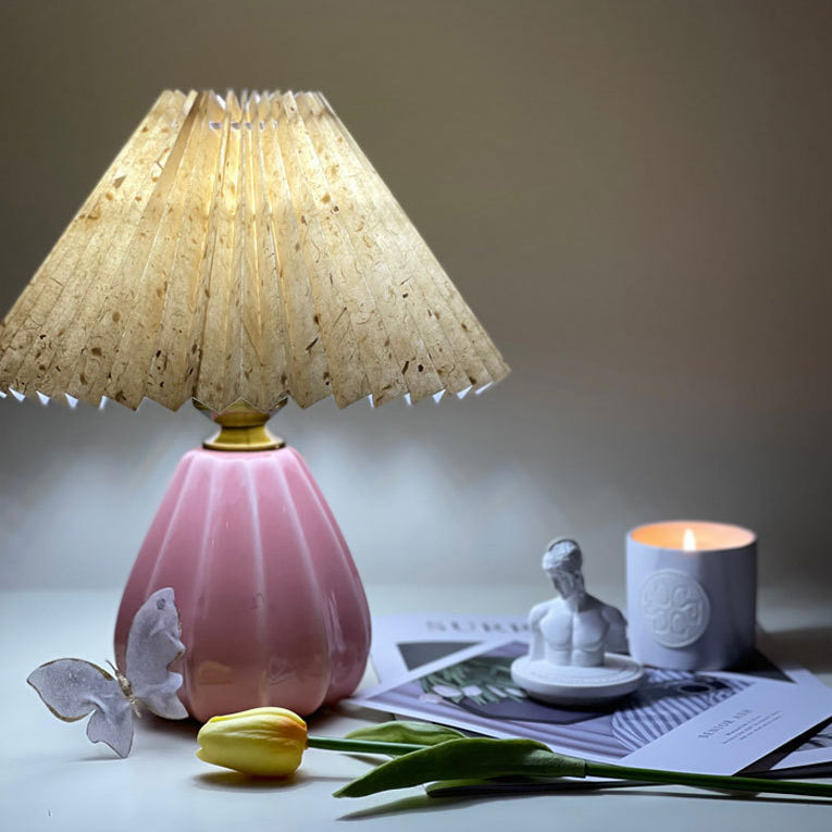 Round Cone Pleated Fabric Table Lamp