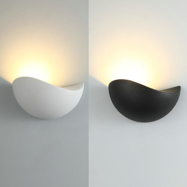 Triangle Bird's Nest Half Outdoor Light