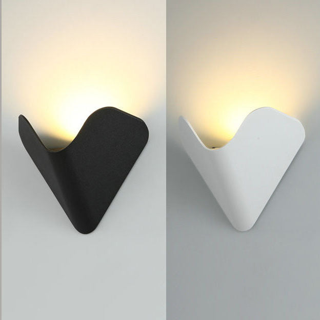 Triangle Bird's Nest Half Outdoor Light
