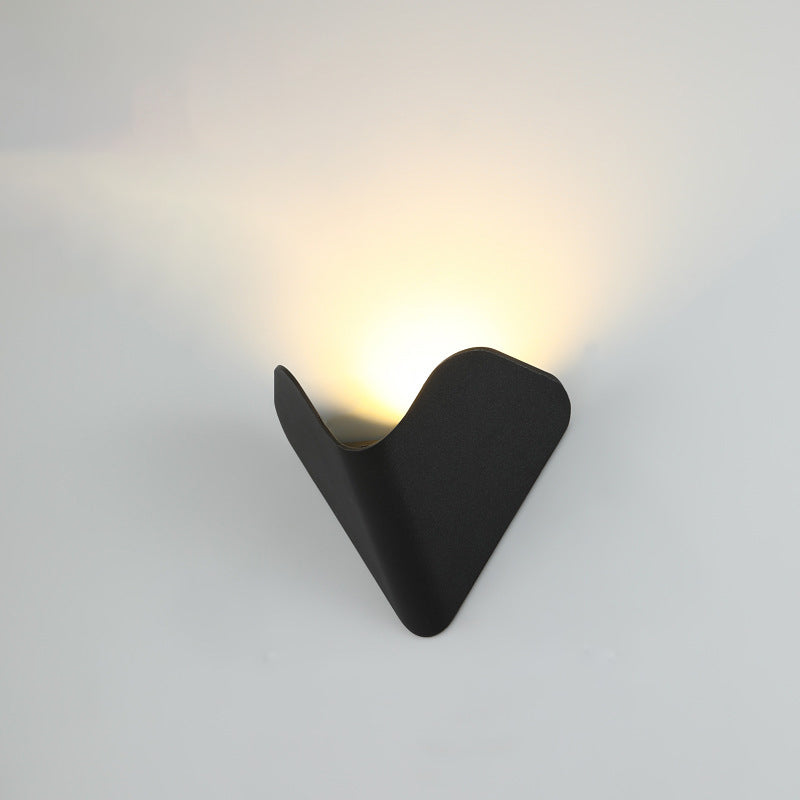 Triangle Bird's Nest Half Outdoor Light