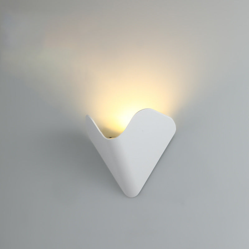 Triangle Bird's Nest Half Outdoor Light