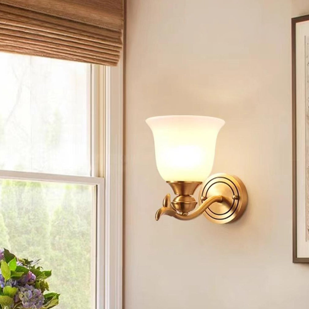 Round Leaf Glass Brass Wall Lamp