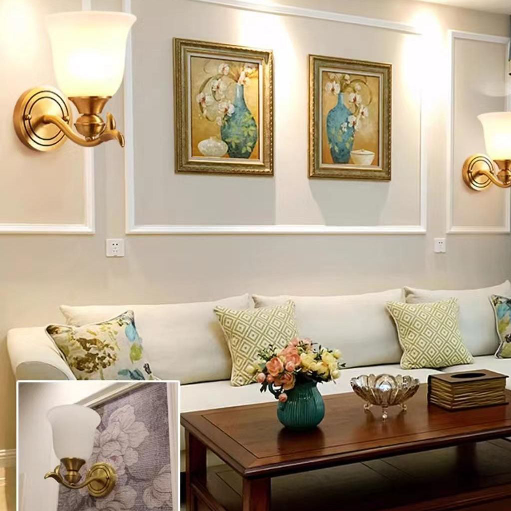 Round Leaf Glass Brass Wall Lamp