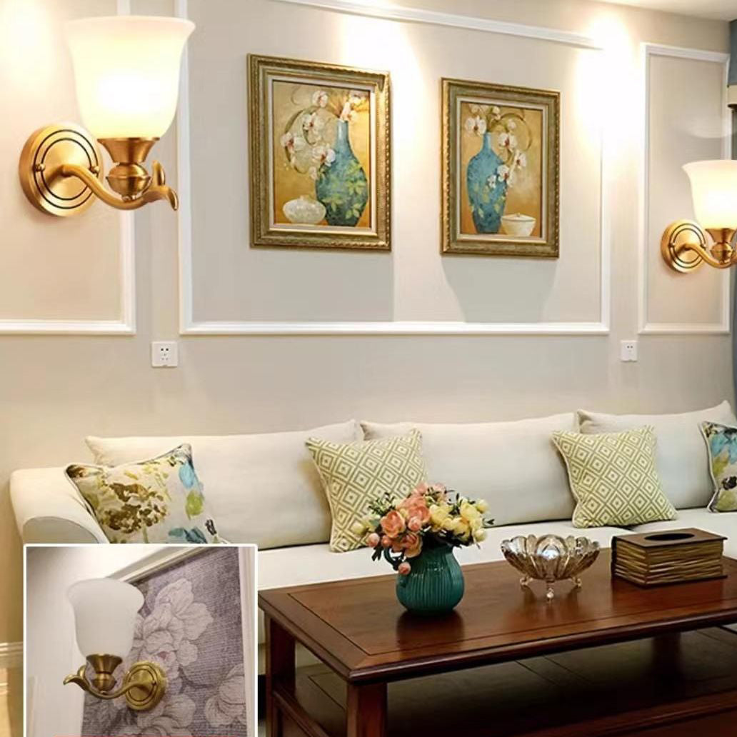 Round Leaf Glass Brass Wall Lamp