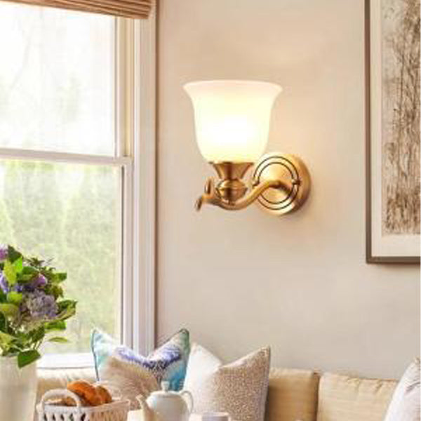 Round Leaf Glass Brass Wall Lamp
