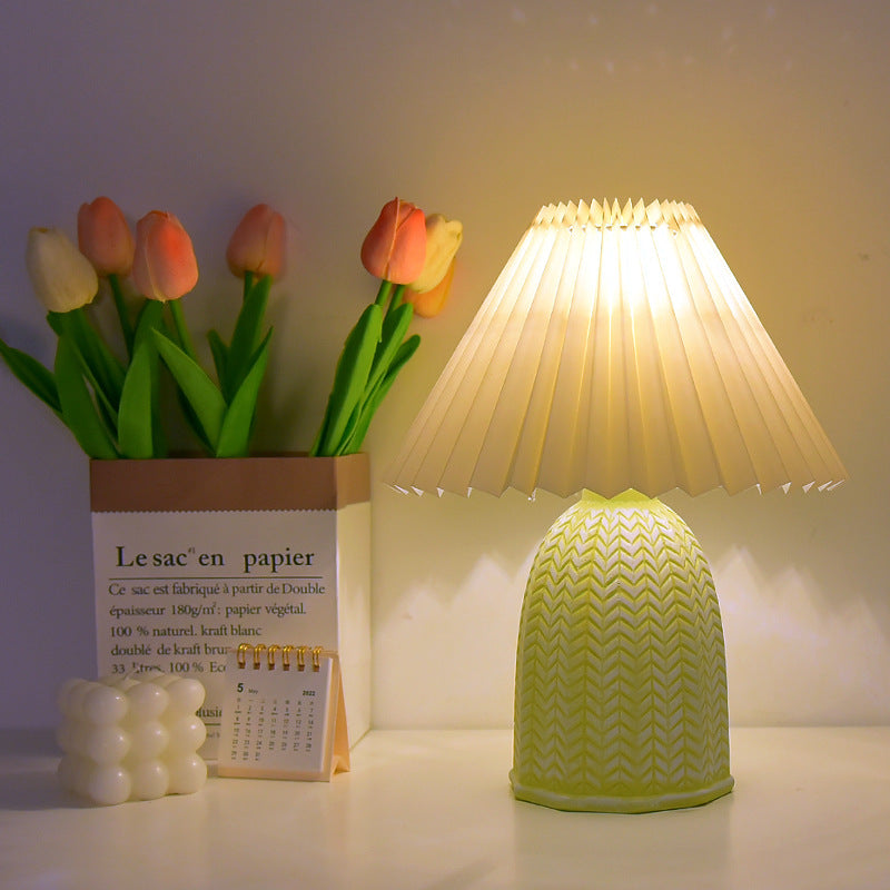 Scalloped Cylinder Round Fabric Table Lamp