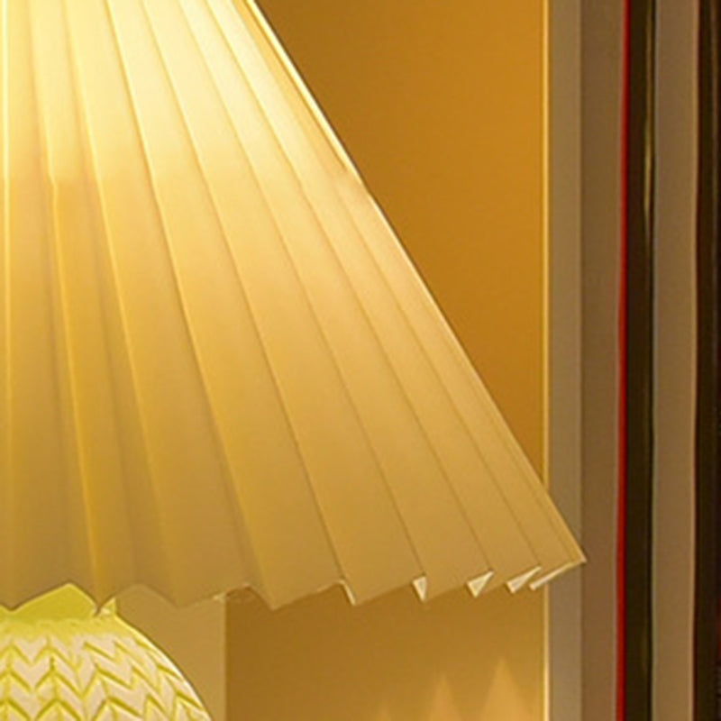 Scalloped Cylinder Round Fabric Table Lamp