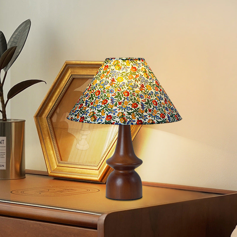 Scalloped Round Floral Fabric Table Lamp