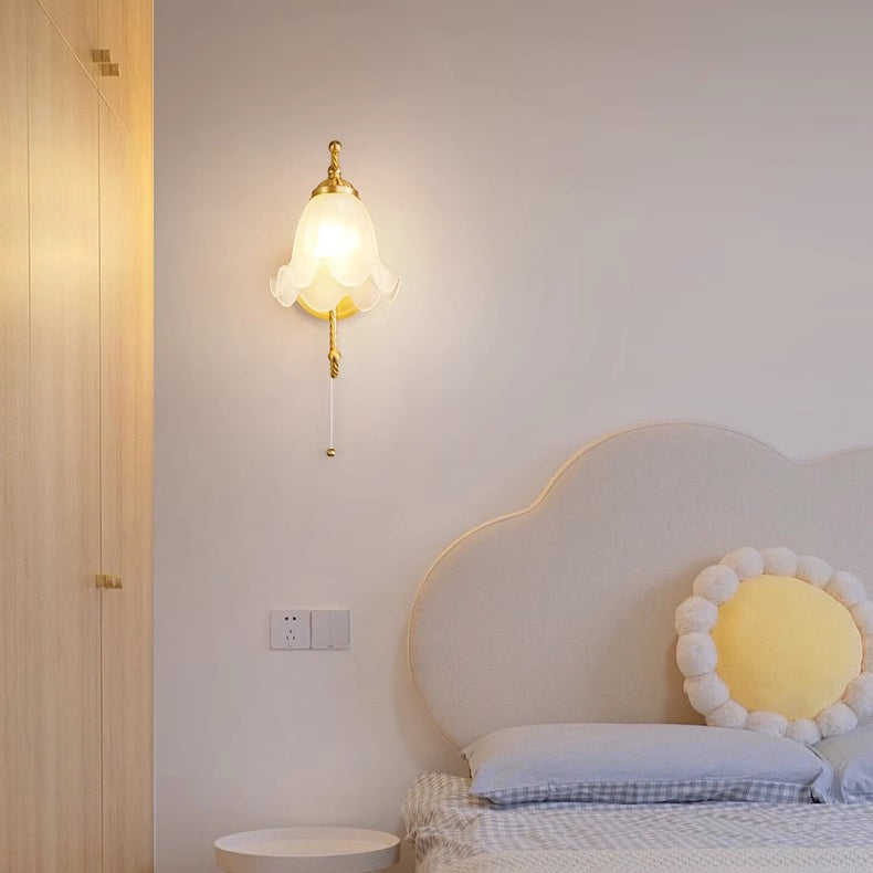 Curved Floral Round Glass Wall Lamp