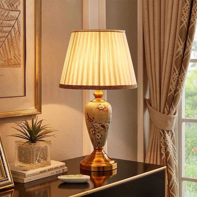 Round Fan Leaves Fabric Table Lamp