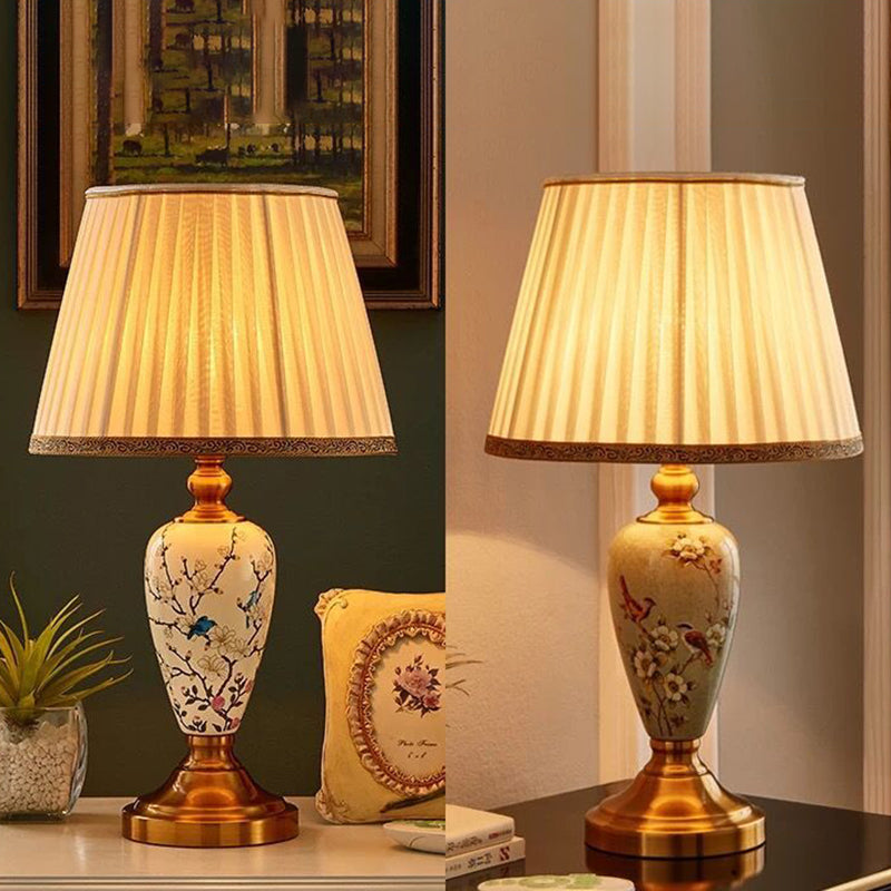 Round Fan Leaves Fabric Table Lamp