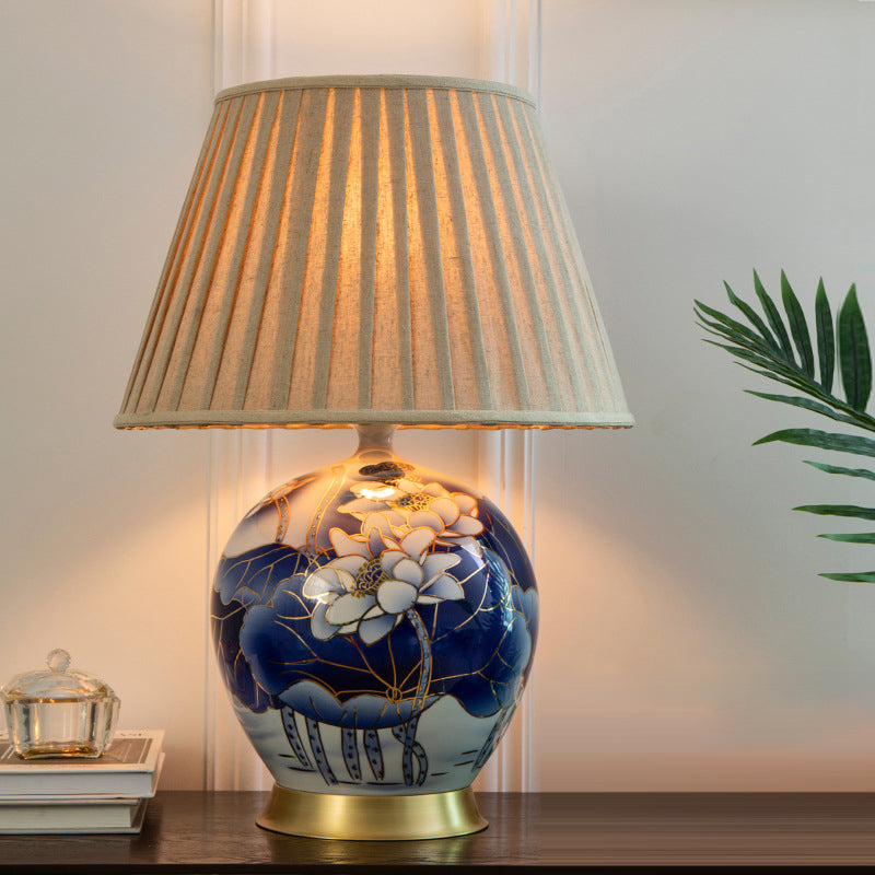 Scalloped Round Lotus Flower Table Lamp