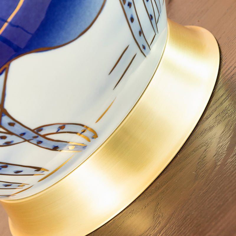 Scalloped Round Lotus Flower Table Lamp