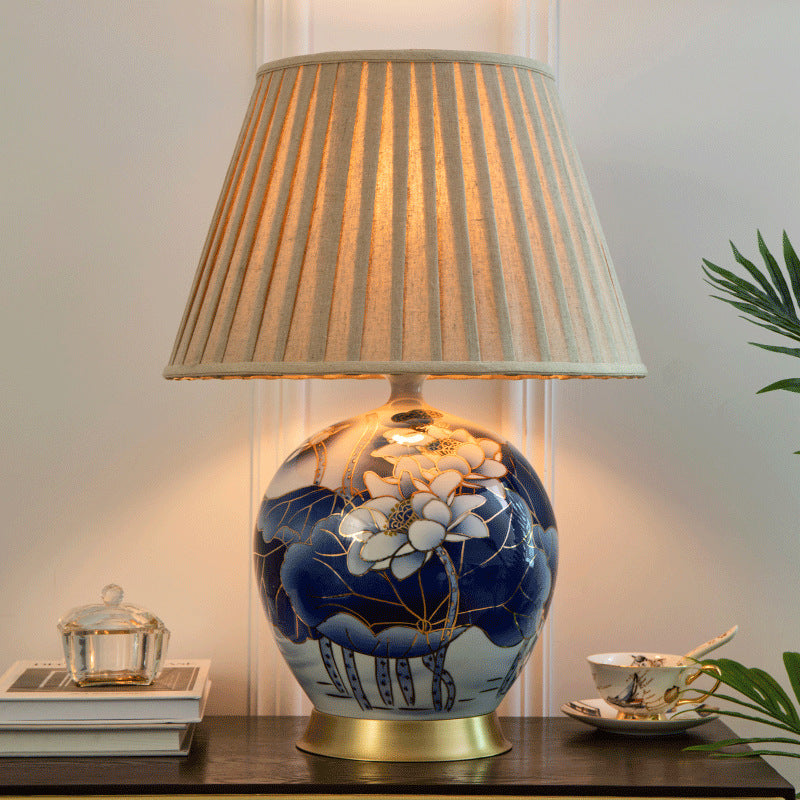 Scalloped Round Lotus Flower Table Lamp