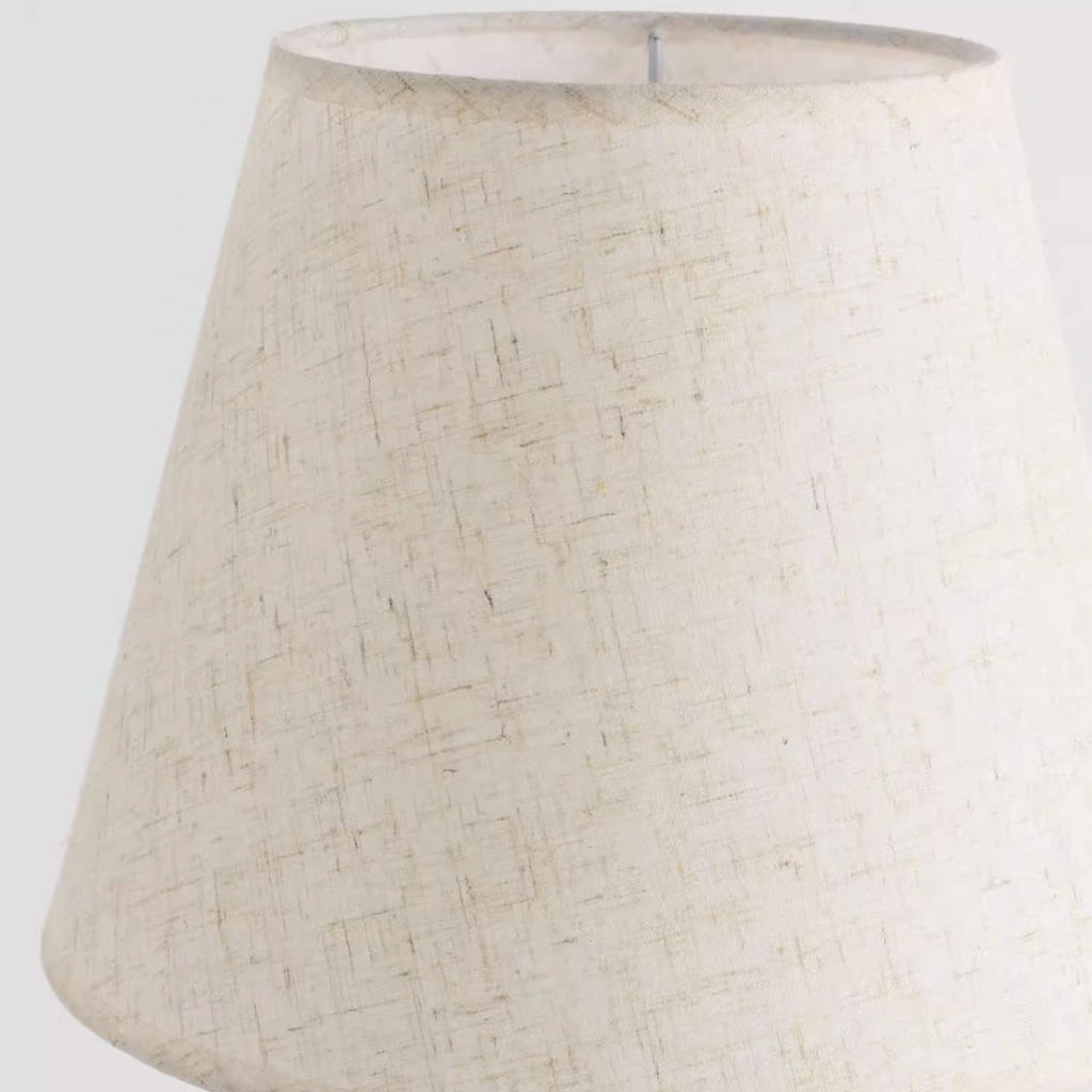 Round Teardrop Shape Scalloped Table Lamp