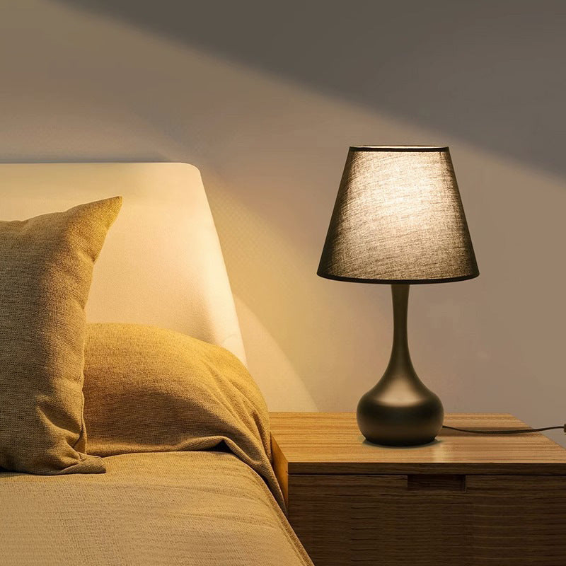 Round Teardrop Shape Scalloped Table Lamp
