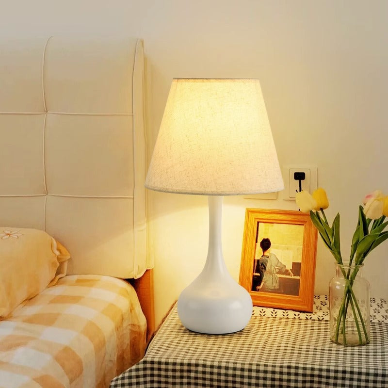Round Teardrop Shape Scalloped Table Lamp