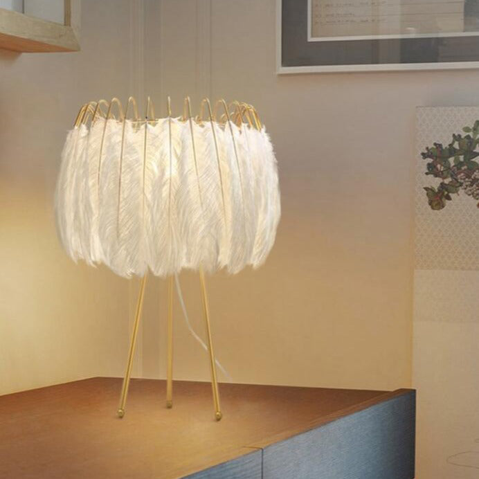 Round Triangle Support Feather Table Lamp