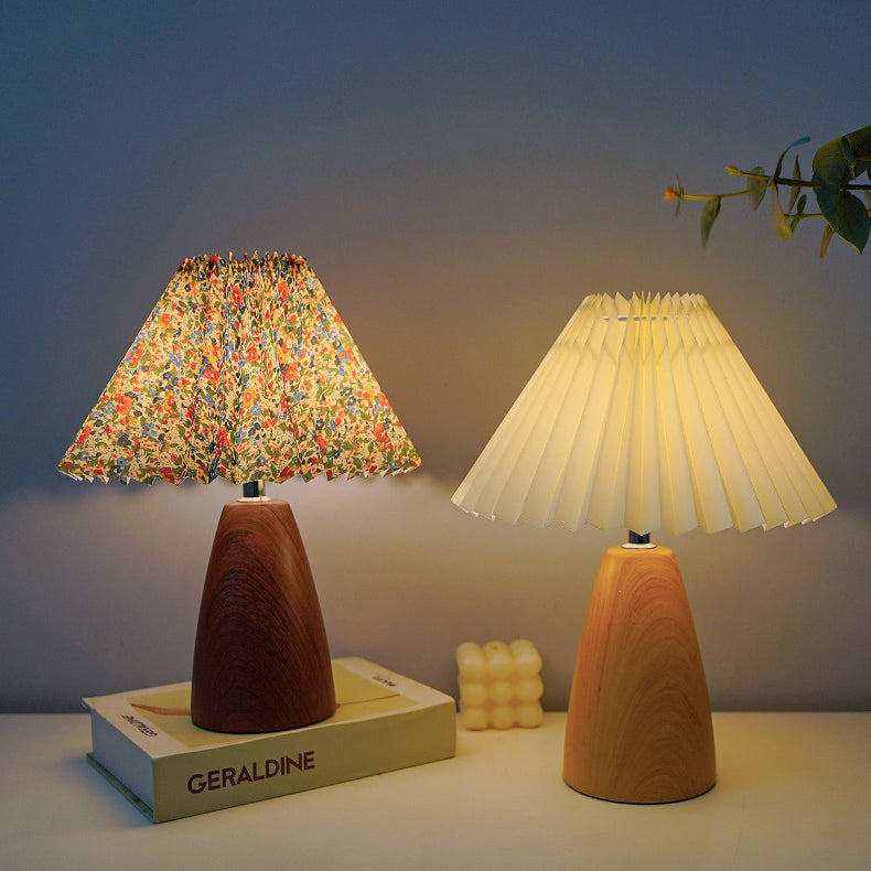Scalloped Pleated Cone Fabric Table Lamp
