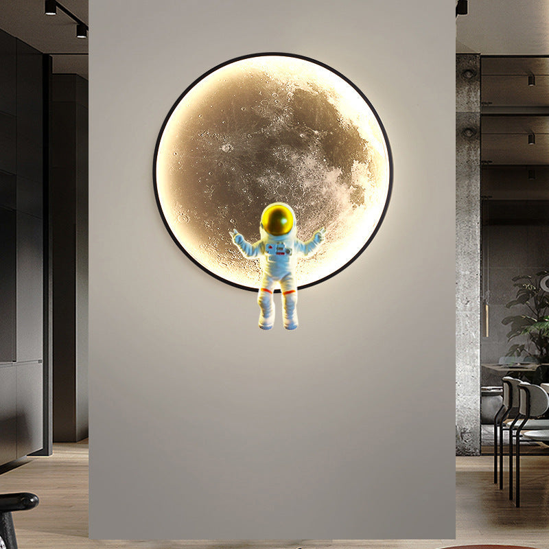 Astronaut Starry Night Round Wall Lamp