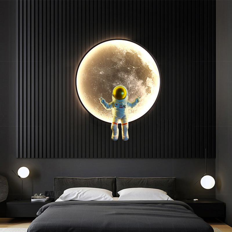 Astronaut Starry Night Round Wall Lamp