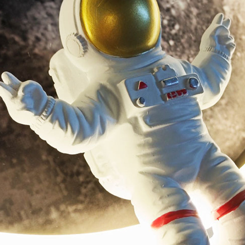 Astronaut Starry Night Round Wall Lamp