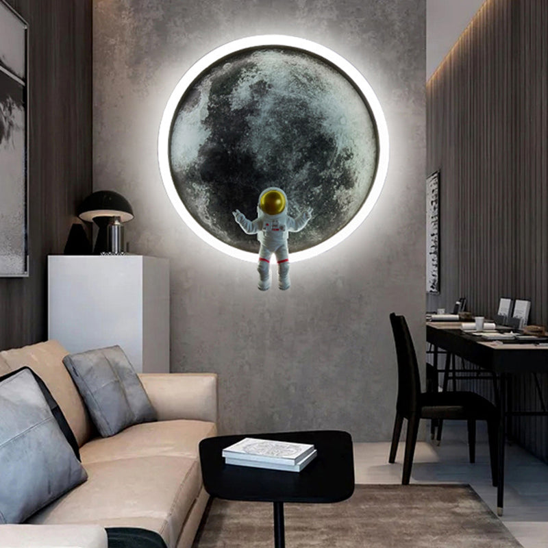 Astronaut Starry Night Round Wall Lamp