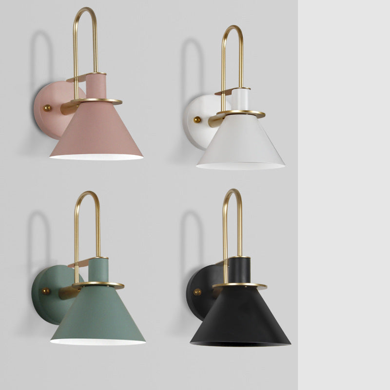 Scalloped Curved Round Iron Wall Lamp