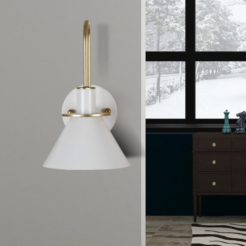 Scalloped Curved Round Iron Wall Lamp