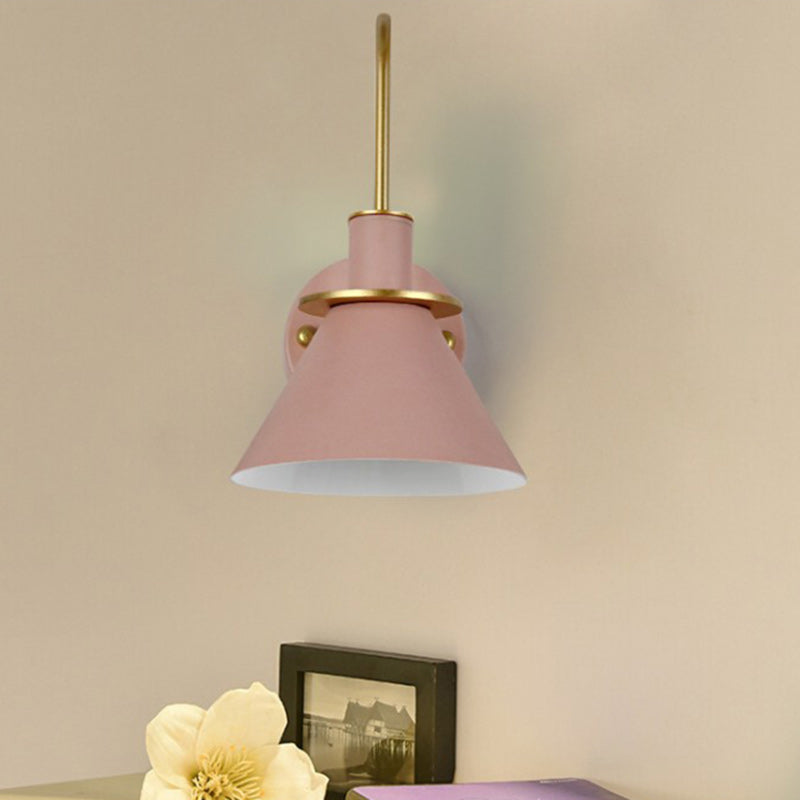 Scalloped Curved Round Iron Wall Lamp