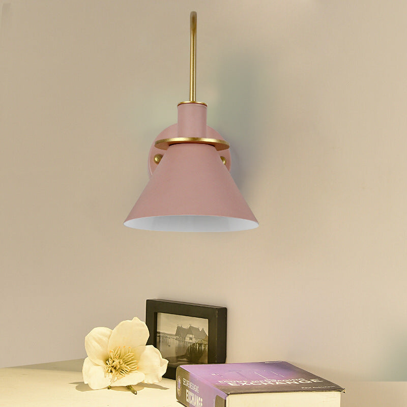Scalloped Curved Round Iron Wall Lamp