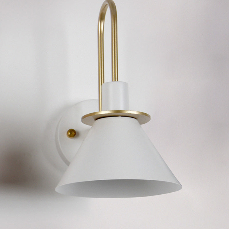 Scalloped Curved Round Iron Wall Lamp