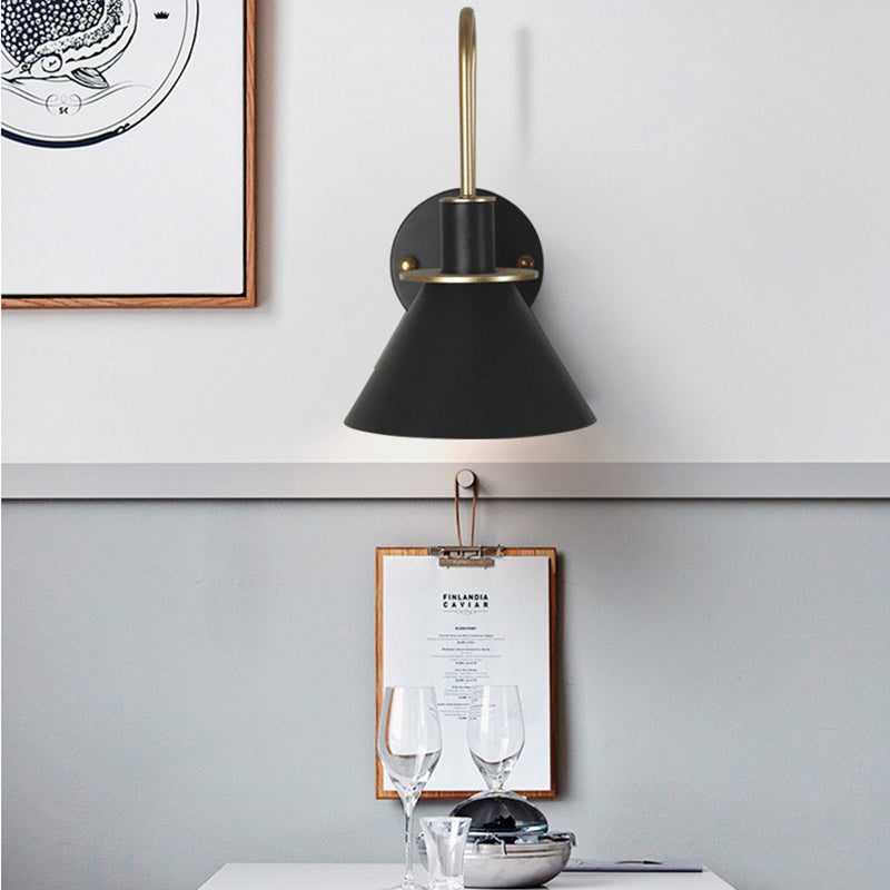 Scalloped Curved Round Iron Wall Lamp