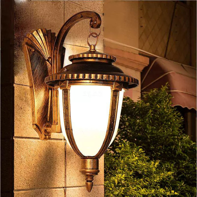 Aluminum Glass Carriage Lantern Outdoor Light