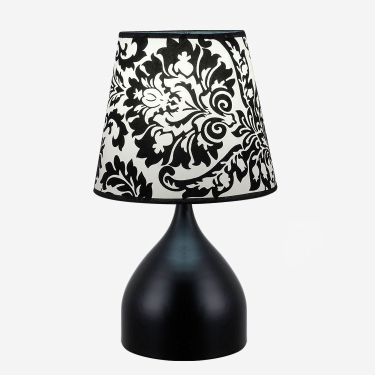 Hardware Fabric Cylinder Flower Table Lamp