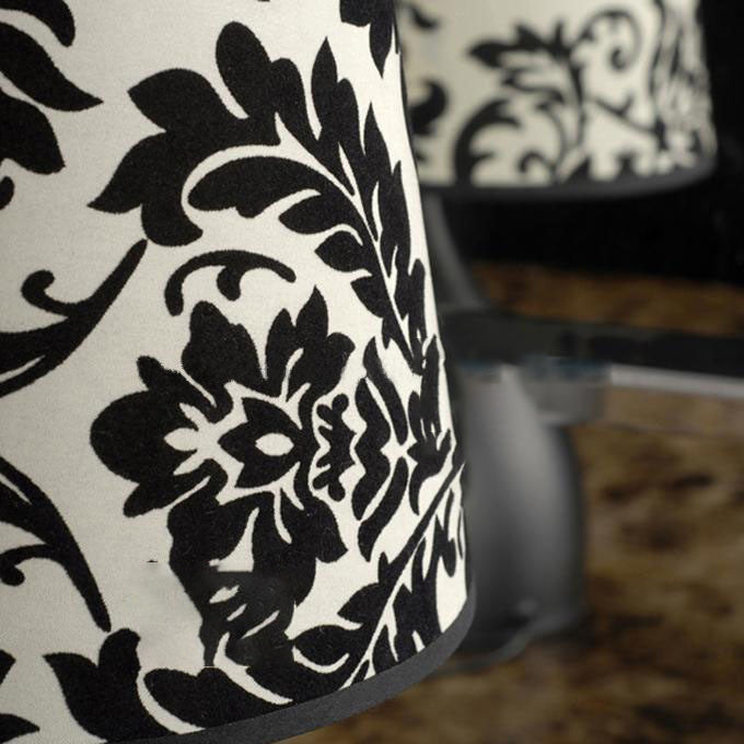 Hardware Fabric Cylinder Flower Table Lamp