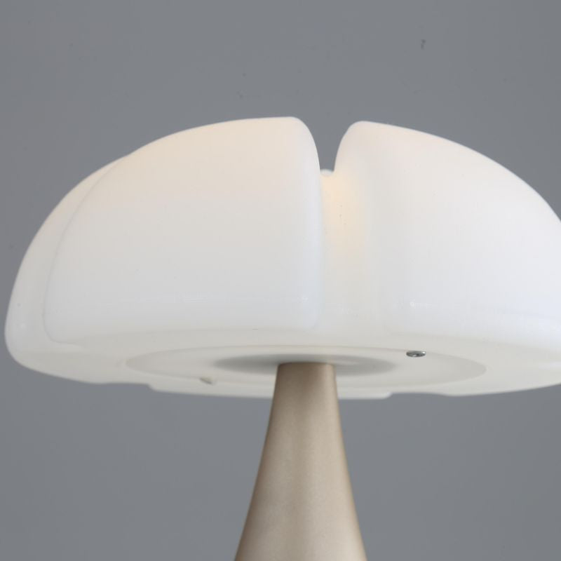 Iron Plastic Dome Cloud Table Lamp