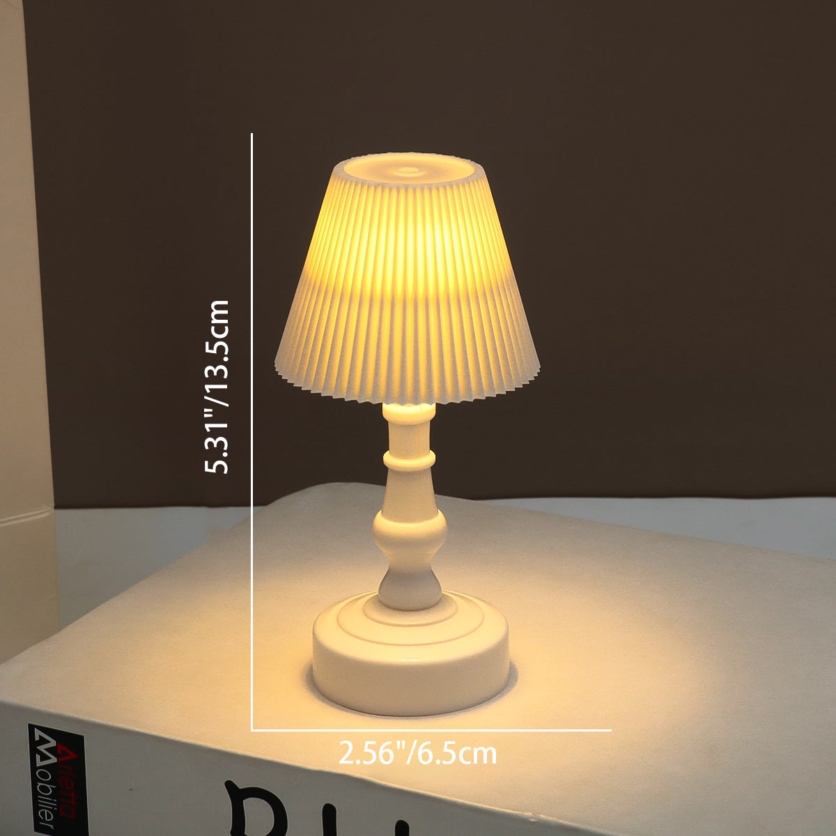 Battery ABS Flower Pleated Table Lamp
