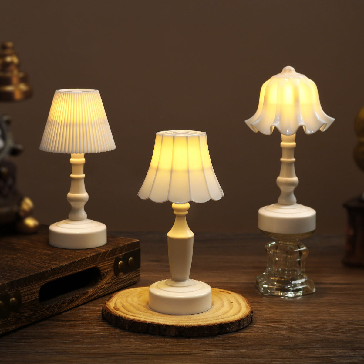 Battery ABS Flower Pleated Table Lamp