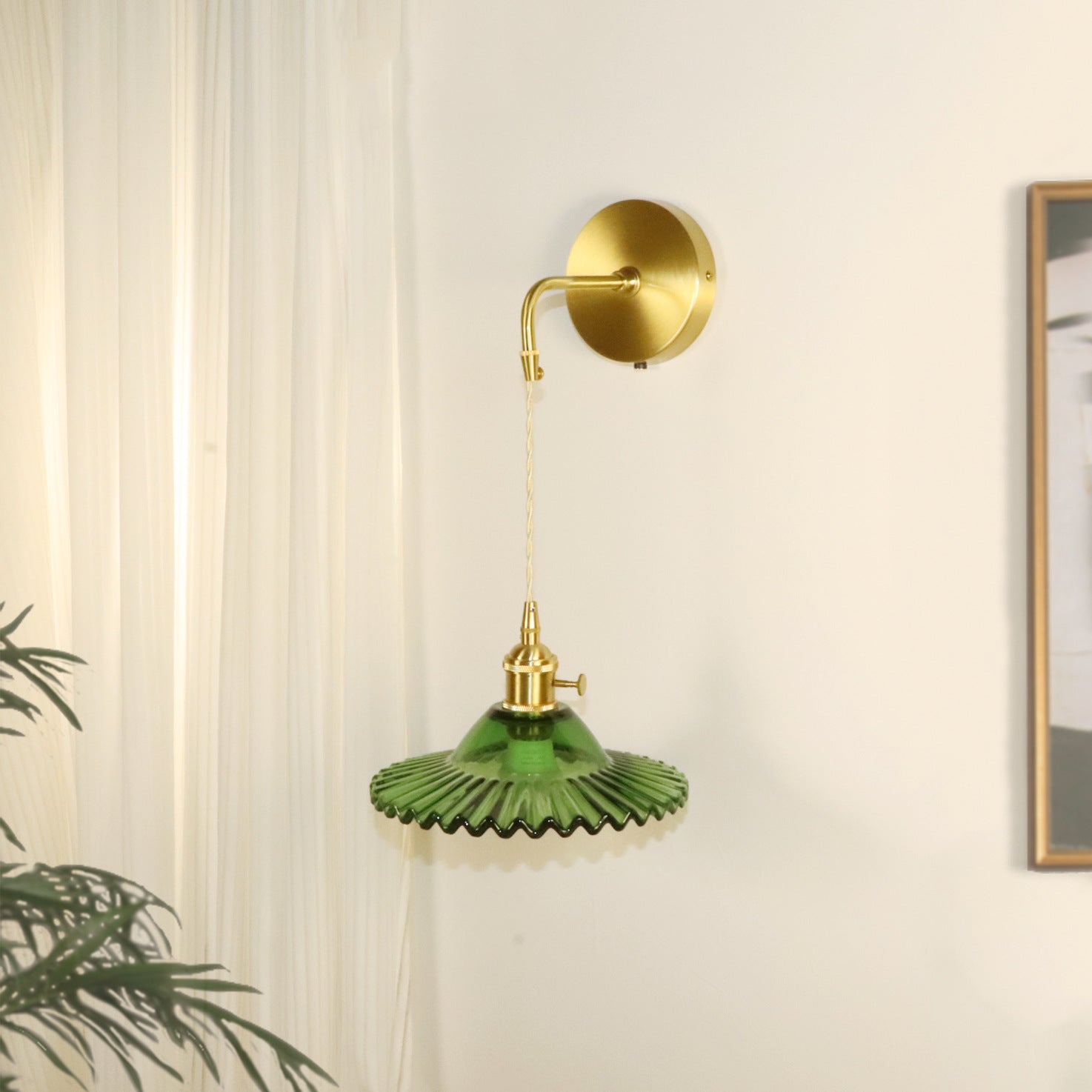 Rechargeable Brass Glass Scalloped Wall Lamp