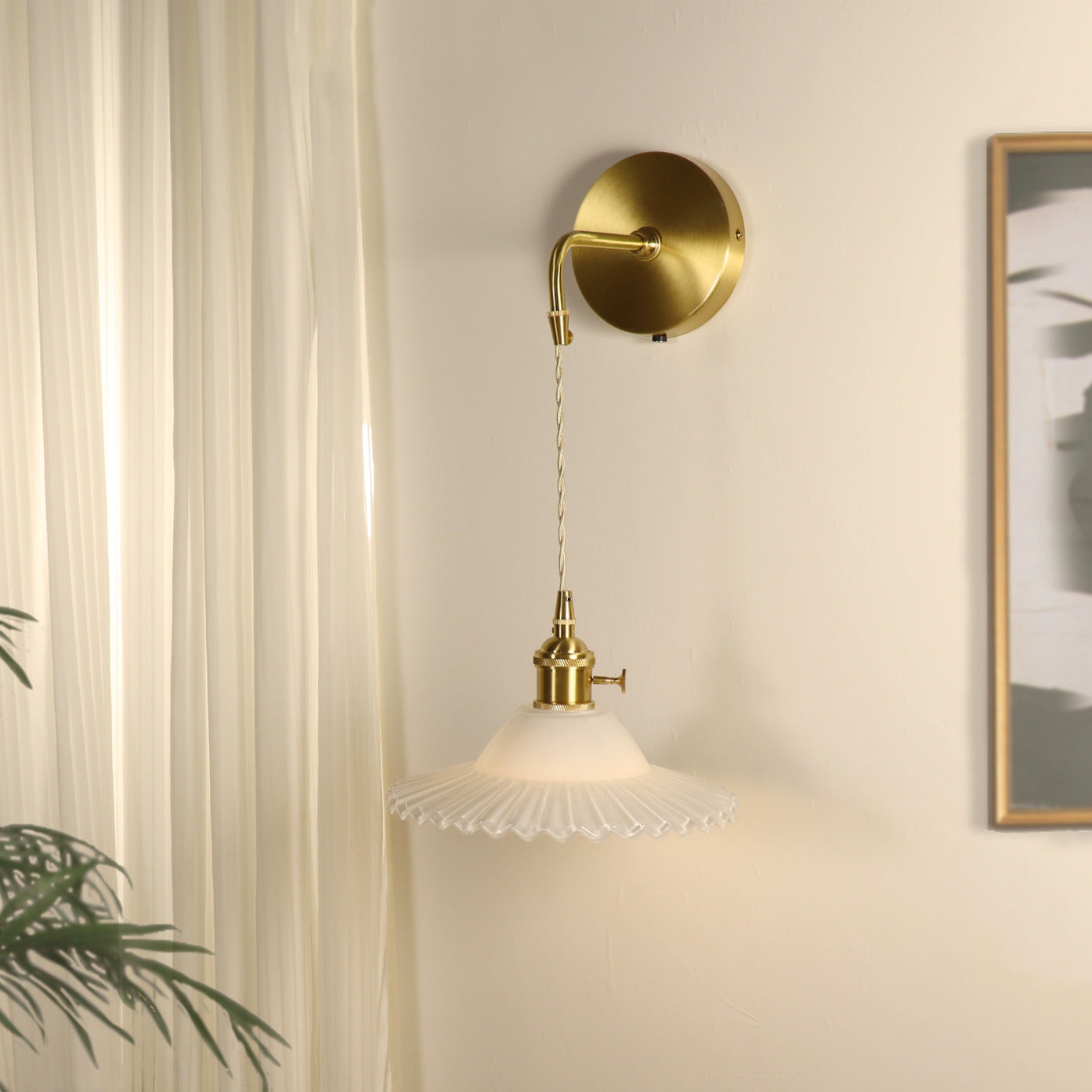 Rechargeable Brass Glass Scalloped Wall Lamp