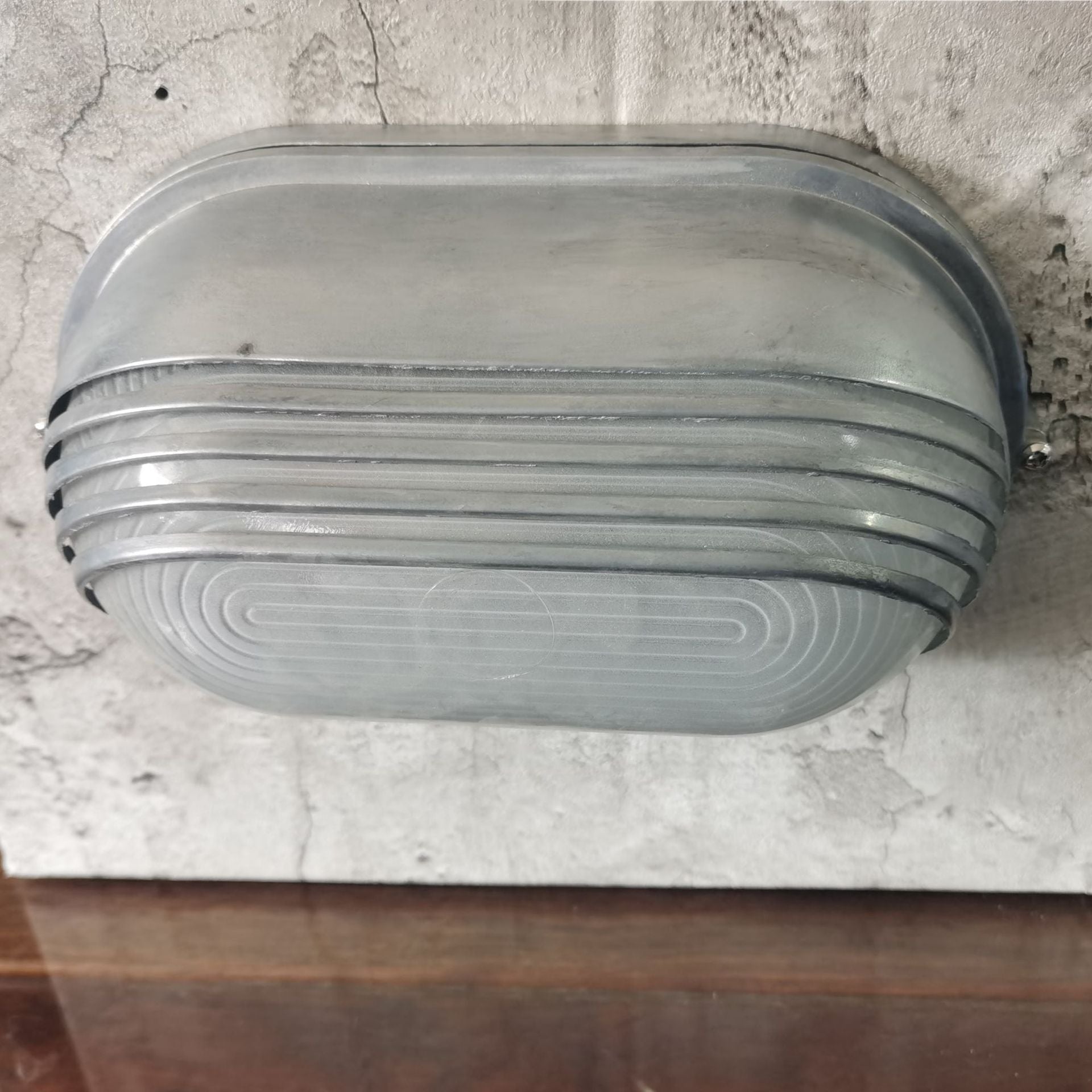 Aluminum Glass Frosted Oval Outdoor Light