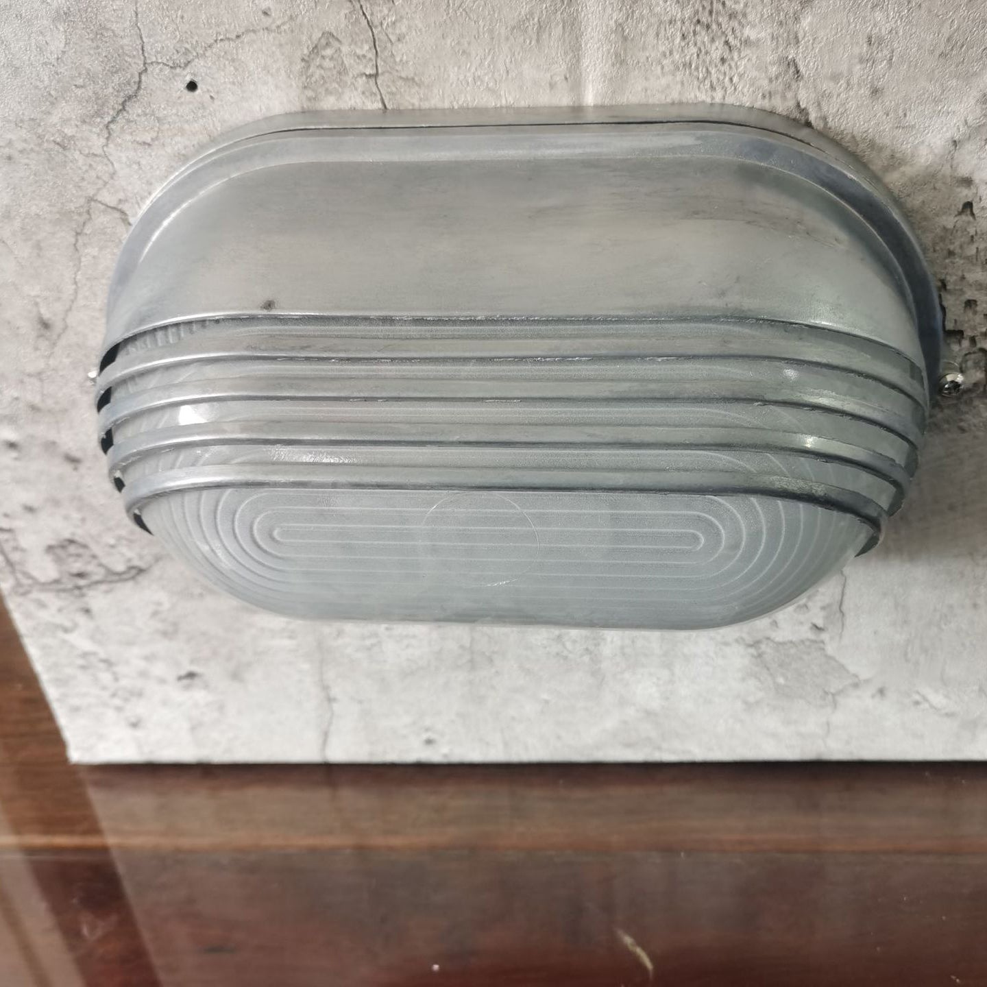 Aluminum Glass Frosted Oval Outdoor Light
