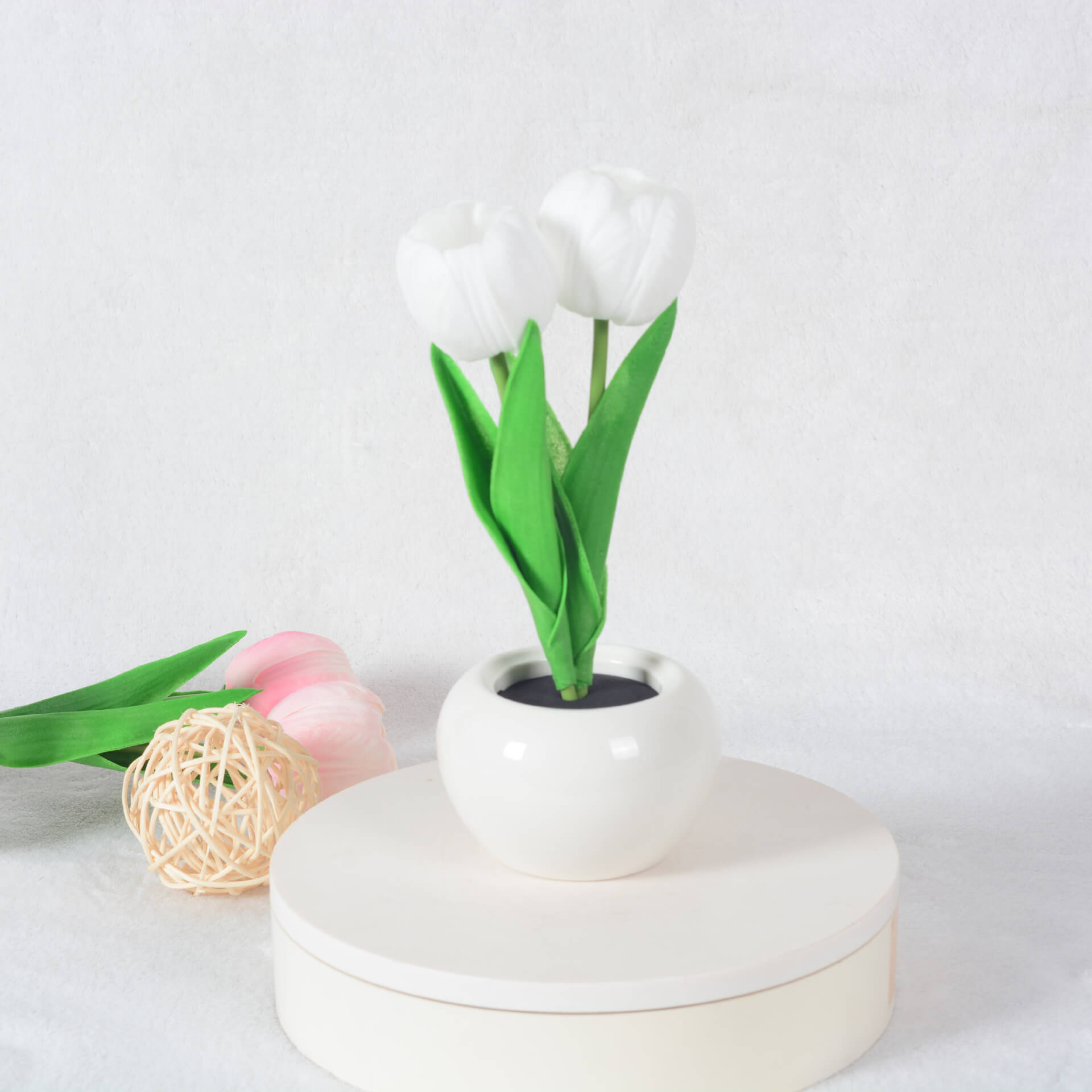 Simulation Tulip Peony Night Table Lamp