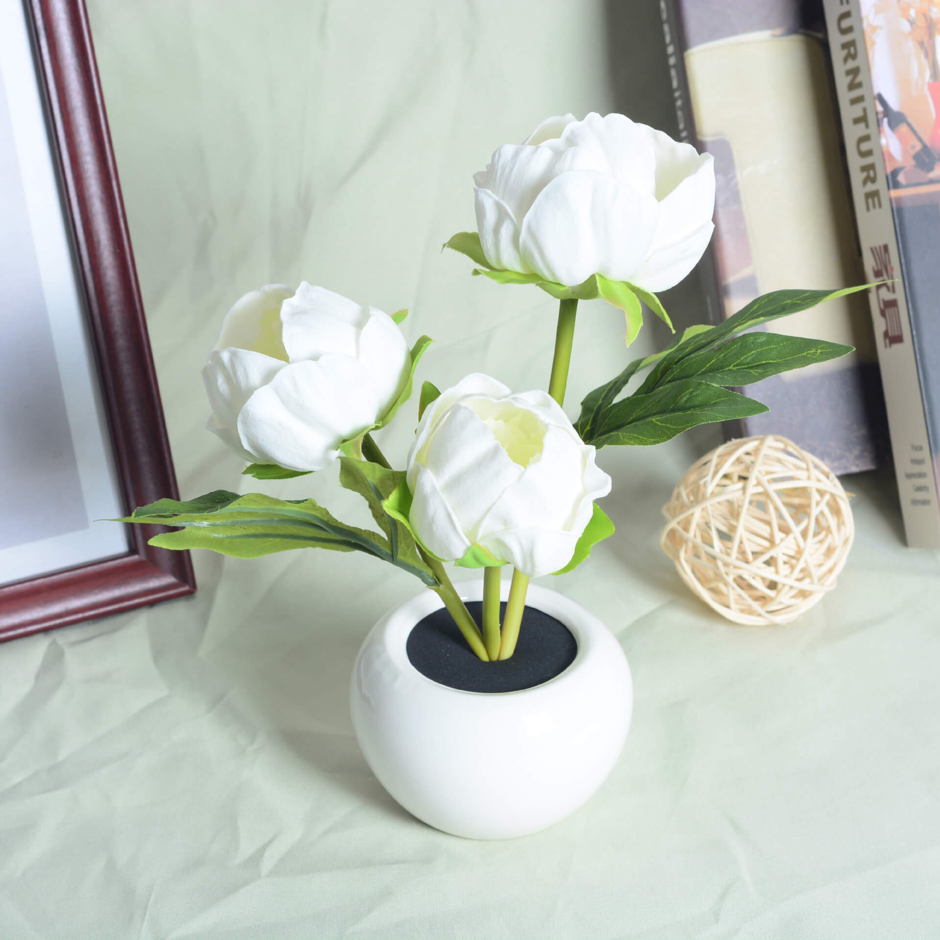 Simulation Tulip Peony Night Table Lamp