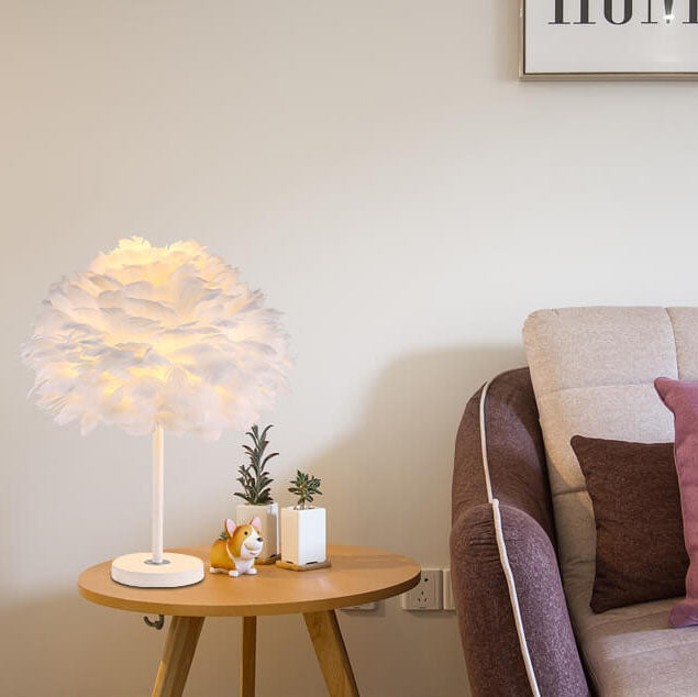 Goose Feathers Design Table Lamp