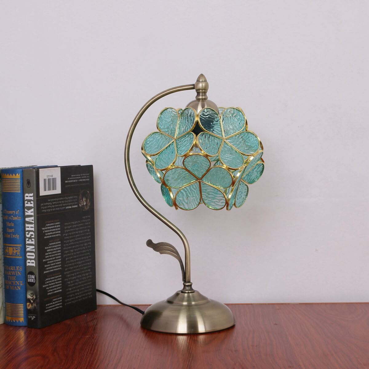 Green Petal Ball Stained Table Lamp
